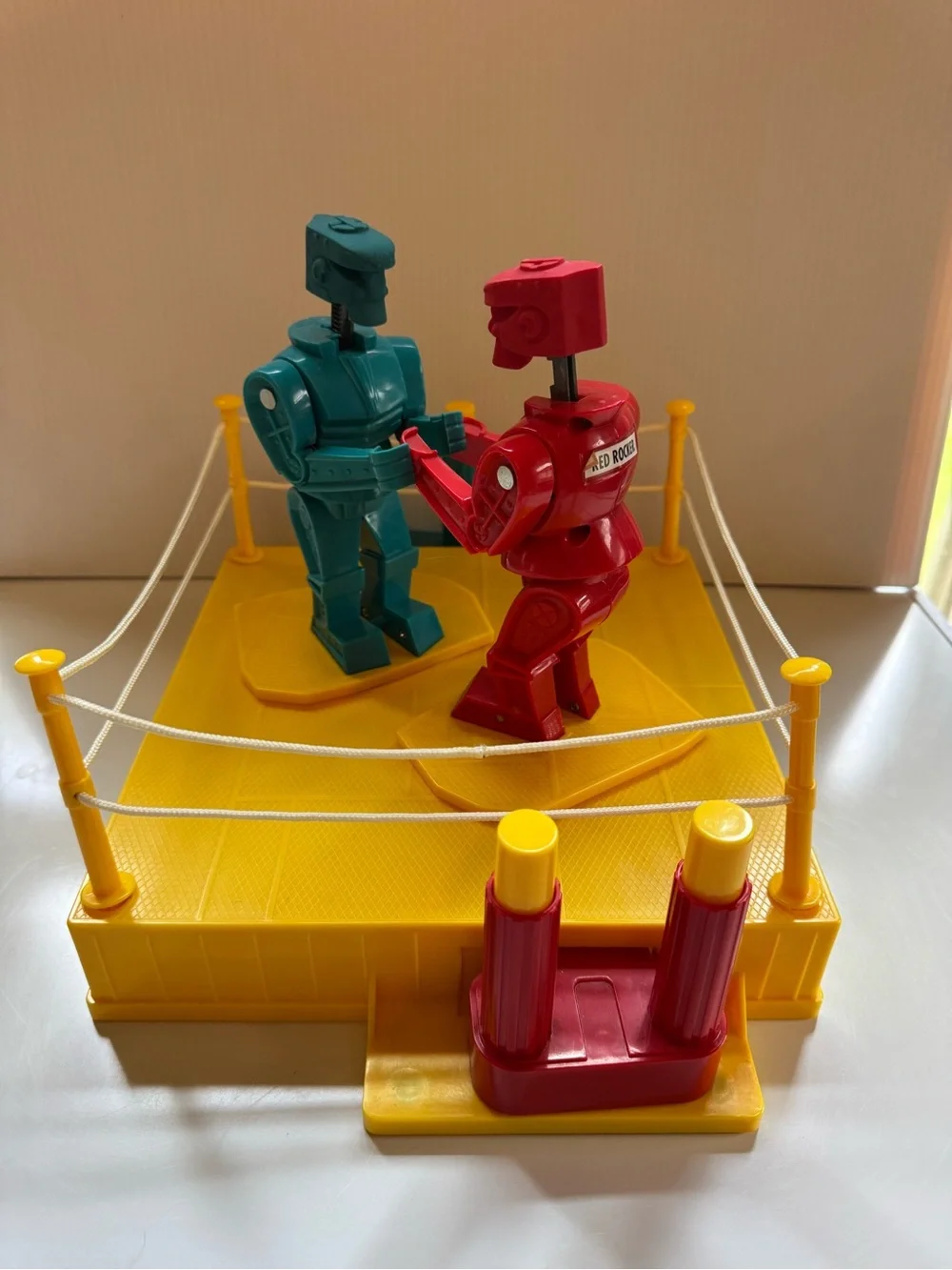 Rock Em Sock Em Robots 2001 Classic Vintage Boxing Toy Game Mattel- Excellent
